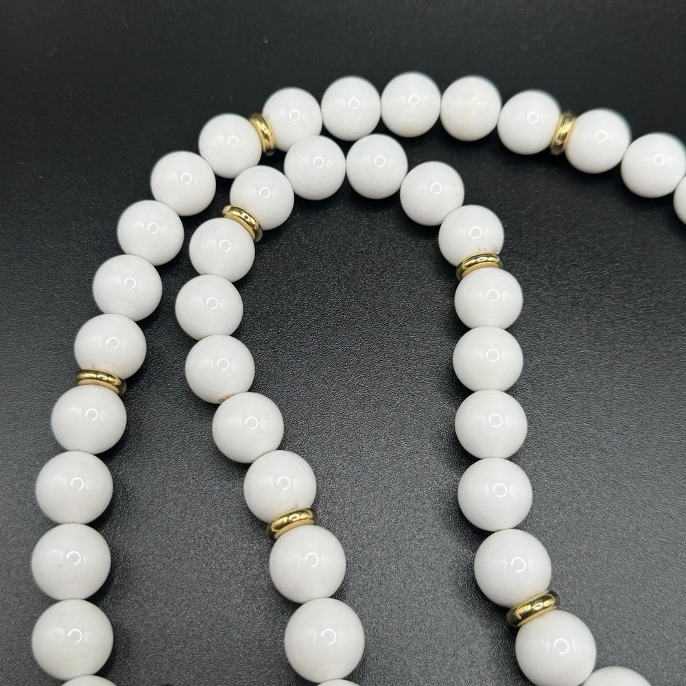 Vintage Napier Lucite White & Gold Tone Beaded Enamel Star Flower Necklace 29